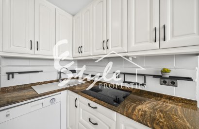 Resale - Apartamento - Torrevieja - Puerto