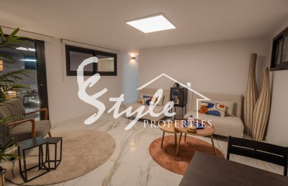 Resale - Villa - Orihuela Costa  - Las Colinas Golf