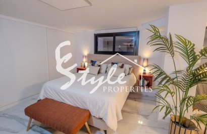 Resale - Villa - Orihuela Costa  - Las Colinas Golf