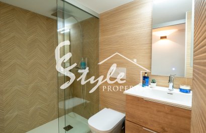 Resale - Villa - Orihuela Costa  - Las Colinas Golf