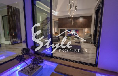 Resale - Villa - Orihuela Costa  - Las Colinas Golf