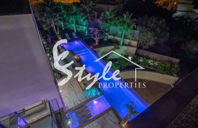 Resale - Villa - Orihuela Costa  - Las Colinas Golf