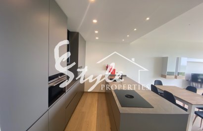 Reventa - Apartamento - Las Colinas - Las Colinas Golf