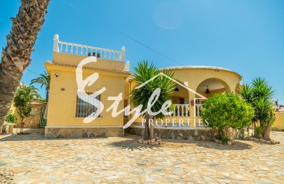 Resale - Villa - Torrevieja - La Siesta
