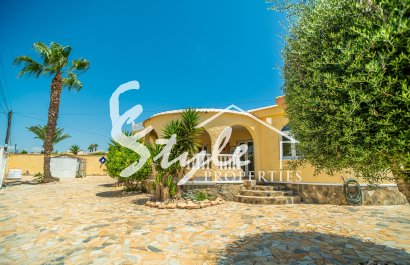 Resale - Villa - Torrevieja - La Siesta