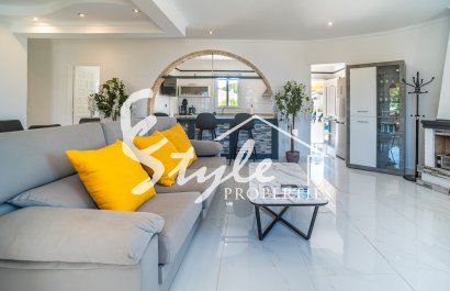 Resale - Villa - Torrevieja - La Siesta