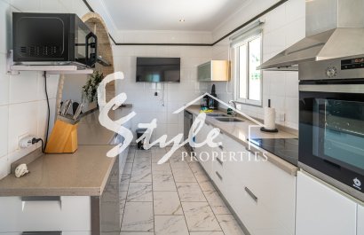 Resale - Villa - Torrevieja - La Siesta