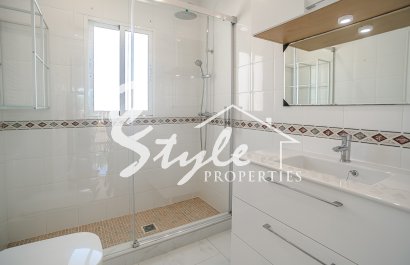 Resale - Villa - Torrevieja - La Siesta
