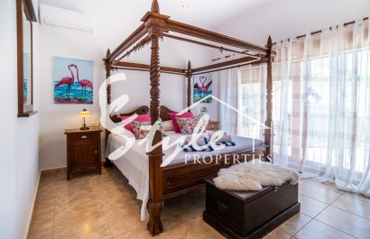 Resale - Villa - Torrevieja - La Siesta