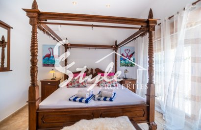 Resale - Villa - Torrevieja - La Siesta