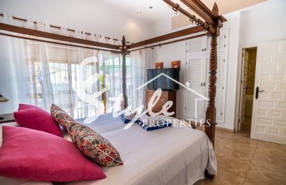 Resale - Villa - Torrevieja - La Siesta