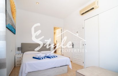 Resale - Villa - Torrevieja - La Siesta