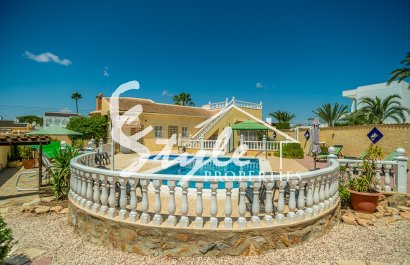 Resale - Villa - Torrevieja - La Siesta