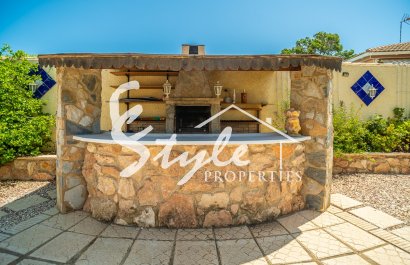 Resale - Villa - Torrevieja - La Siesta