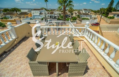 Resale - Villa - Torrevieja - La Siesta
