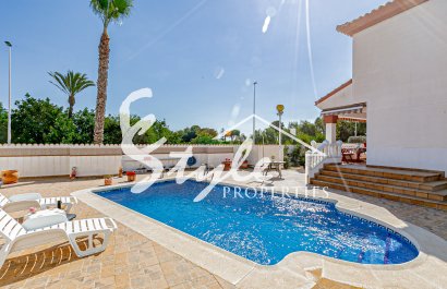 Вторичное жилье - Вилла - Кампоамор