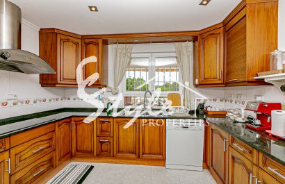 Вторичное жилье - Вилла - Кампоамор