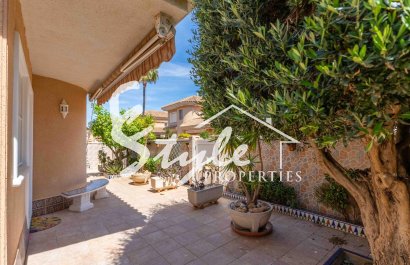 Resale - Villa - Orihuela Costa  - Punta Prima