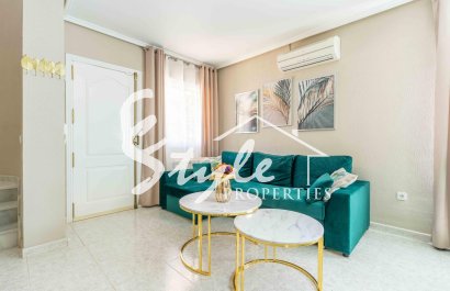 Resale - Villa - Orihuela Costa  - Punta Prima
