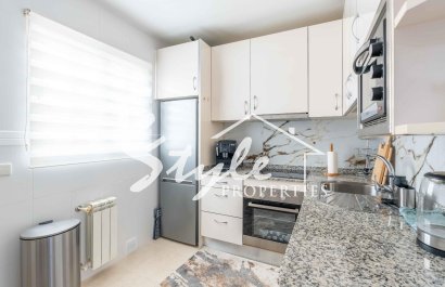 Resale - Villa - Orihuela Costa  - Punta Prima