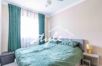 Resale - Villa - Orihuela Costa  - Punta Prima