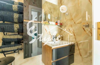 Resale - Villa - Orihuela Costa  - Punta Prima