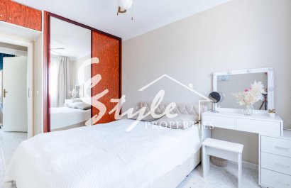 Resale - Villa - Orihuela Costa  - Punta Prima
