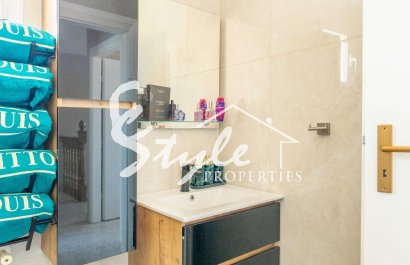 Resale - Villa - Orihuela Costa  - Punta Prima