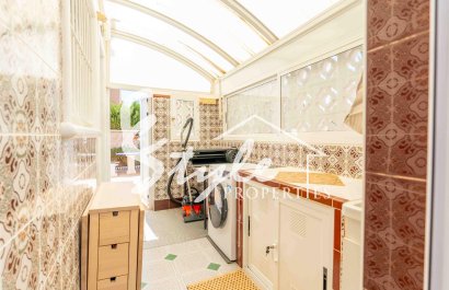 Resale - Villa - Orihuela Costa  - Punta Prima