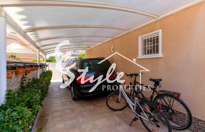 Resale - Villa - Orihuela Costa  - Punta Prima
