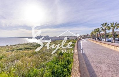 Resale - Apartment - Orihuela Costa  - Campoamor