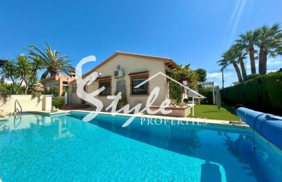 Resale - Villa - Orihuela Costa  - Cabo Roig