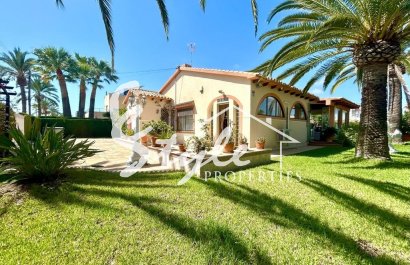 Resale - Villa - Orihuela Costa  - Cabo Roig