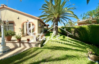 Resale - Villa - Orihuela Costa  - Cabo Roig