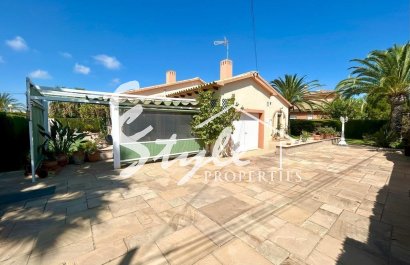 Resale - Villa - Orihuela Costa  - Cabo Roig
