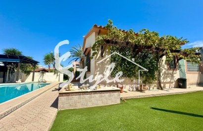 Resale - Villa - Orihuela Costa  - Cabo Roig