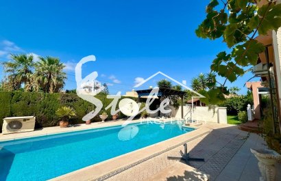 Resale - Villa - Orihuela Costa  - Cabo Roig