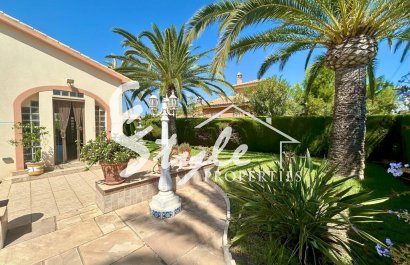 Resale - Villa - Orihuela Costa  - Cabo Roig