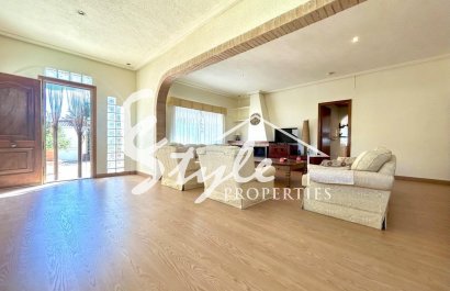 Resale - Villa - Orihuela Costa  - Cabo Roig