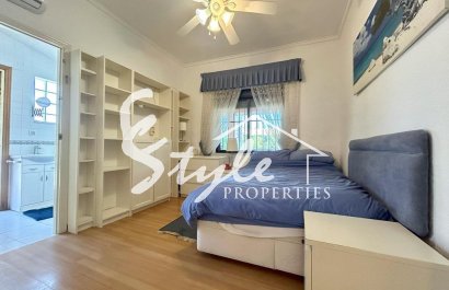 Resale - Villa - Orihuela Costa  - Cabo Roig