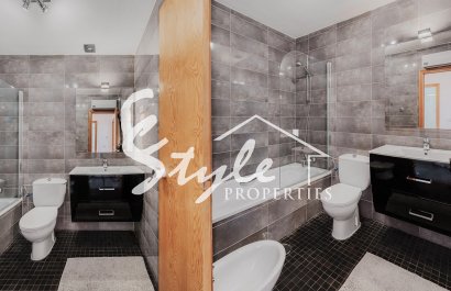 Reventa - Duplex - Villamartin - Res. Las Filipinas