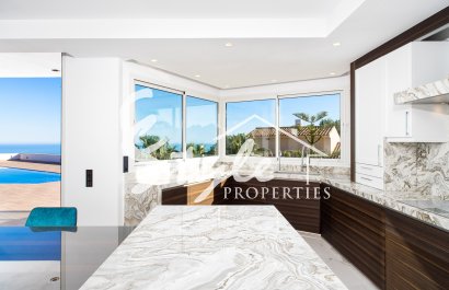 Resale - Villa - Altea