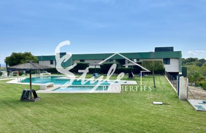 Resale - Apartment - Orihuela Costa  - Villamartin