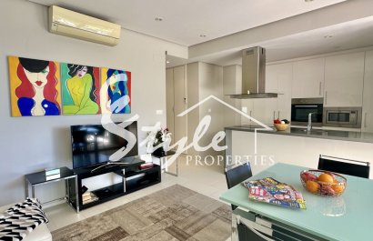 Resale - Apartment - Orihuela Costa  - Villamartin