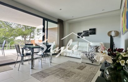 Resale - Apartment - Orihuela Costa  - Villamartin