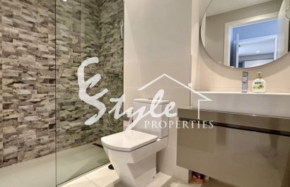 Resale - Apartment - Orihuela Costa  - Villamartin