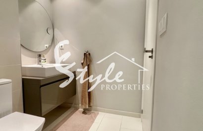 Resale - Apartment - Orihuela Costa  - Villamartin