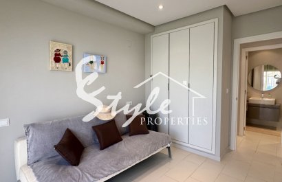 Resale - Apartment - Orihuela Costa  - Villamartin