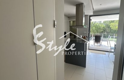 Resale - Apartment - Orihuela Costa  - Villamartin