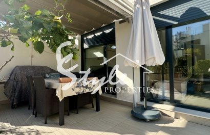 Resale - Apartment - Orihuela Costa  - Punta Prima